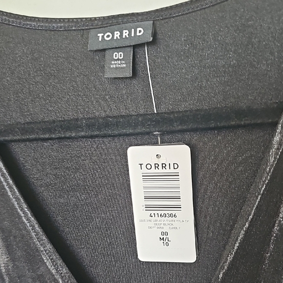Torrid NWT Liquid Shine Deep Black Glossy Surplice Peplum Blouse Medium - Picture 4 of 11